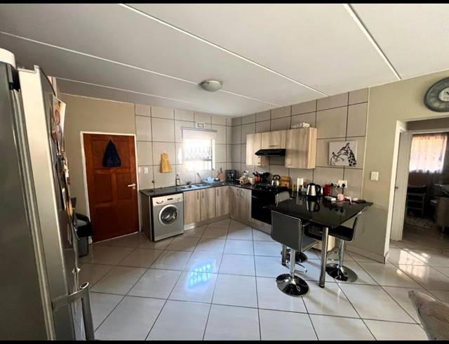 2 BEDROOM APARTMENT FOR SALE IN FARRARMERE